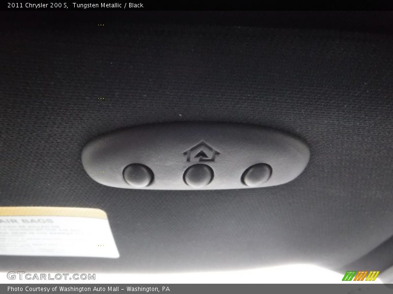 Tungsten Metallic / Black 2011 Chrysler 200 S
