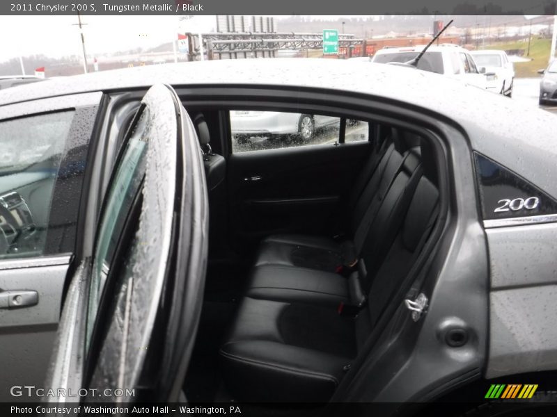 Tungsten Metallic / Black 2011 Chrysler 200 S