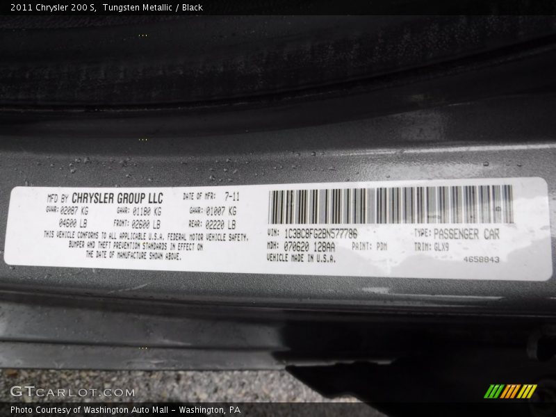 Tungsten Metallic / Black 2011 Chrysler 200 S