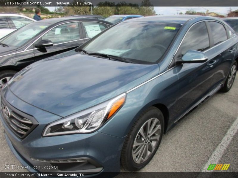 Front 3/4 View of 2016 Sonata Sport
