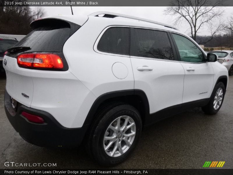 Bright White / Black 2016 Jeep Cherokee Latitude 4x4