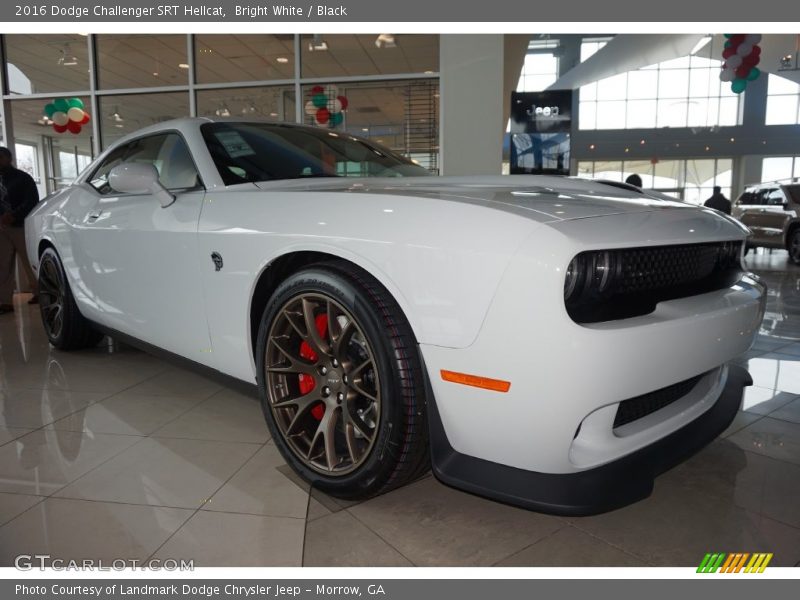 Front 3/4 View of 2016 Challenger SRT Hellcat