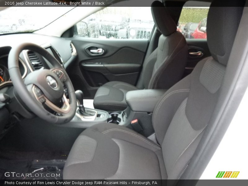 Bright White / Black 2016 Jeep Cherokee Latitude 4x4