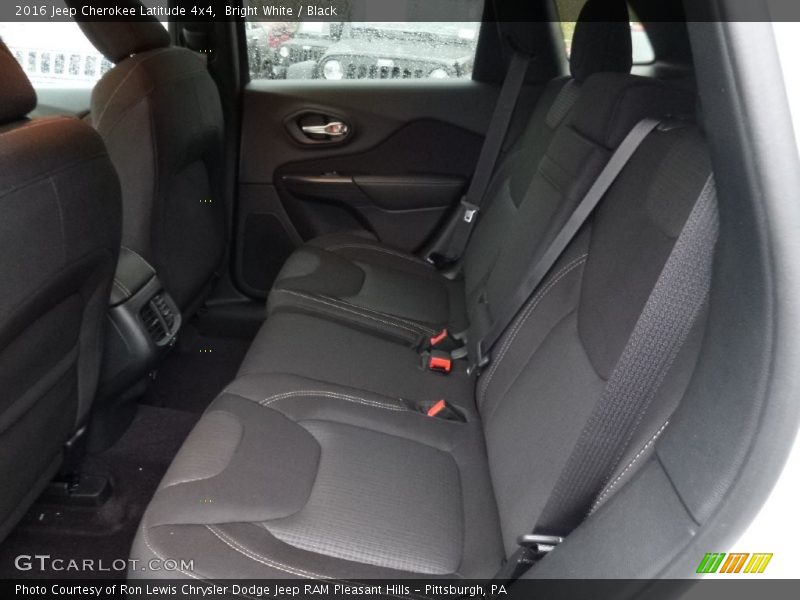 Bright White / Black 2016 Jeep Cherokee Latitude 4x4