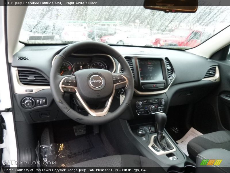 Bright White / Black 2016 Jeep Cherokee Latitude 4x4