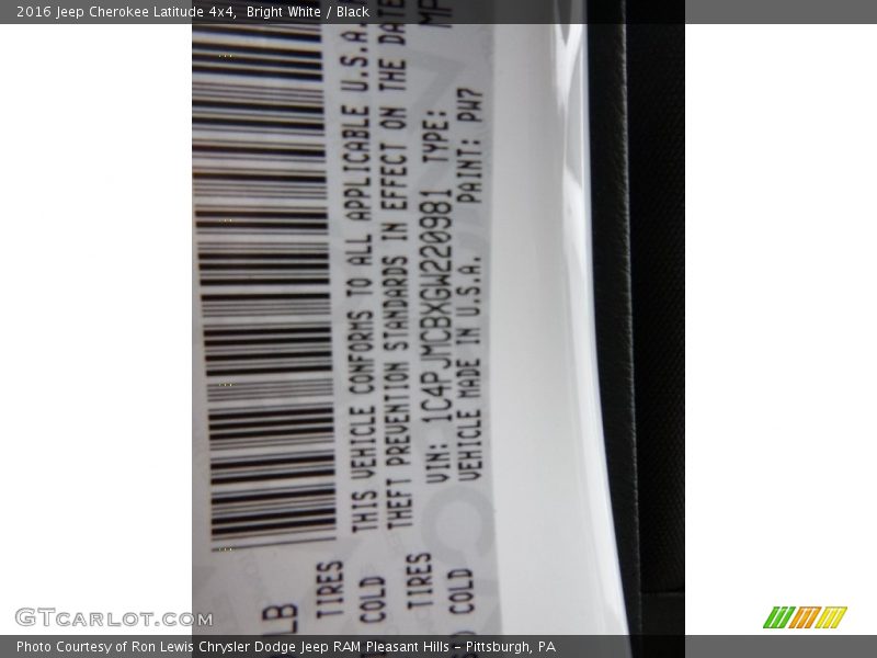 Bright White / Black 2016 Jeep Cherokee Latitude 4x4