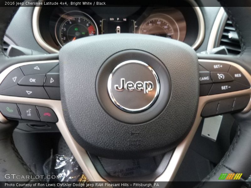 Bright White / Black 2016 Jeep Cherokee Latitude 4x4