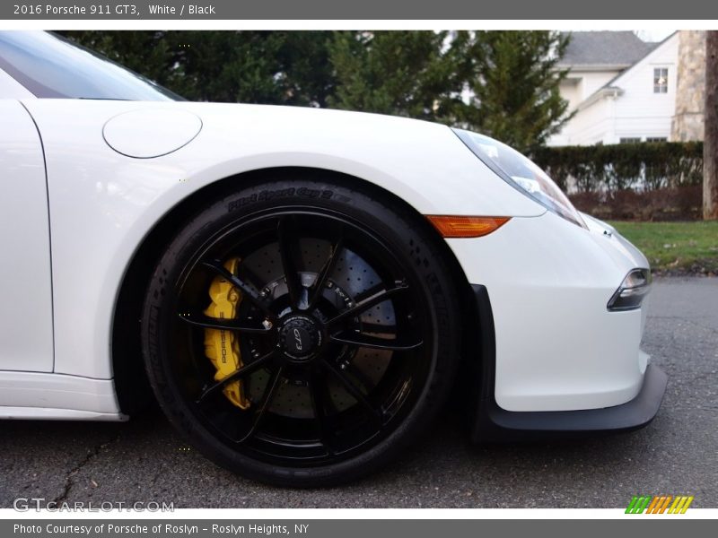 White / Black 2016 Porsche 911 GT3