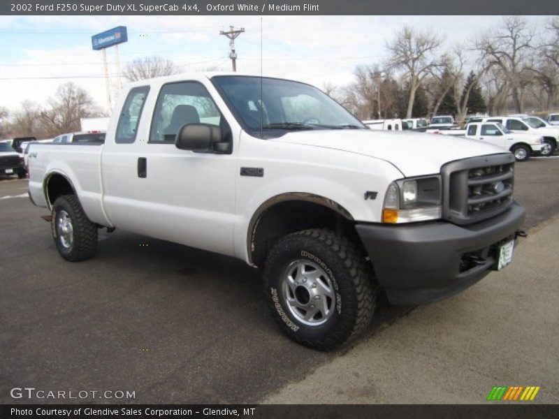 Oxford White / Medium Flint 2002 Ford F250 Super Duty XL SuperCab 4x4