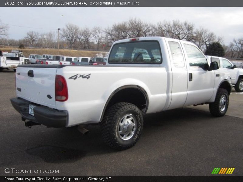 Oxford White / Medium Flint 2002 Ford F250 Super Duty XL SuperCab 4x4