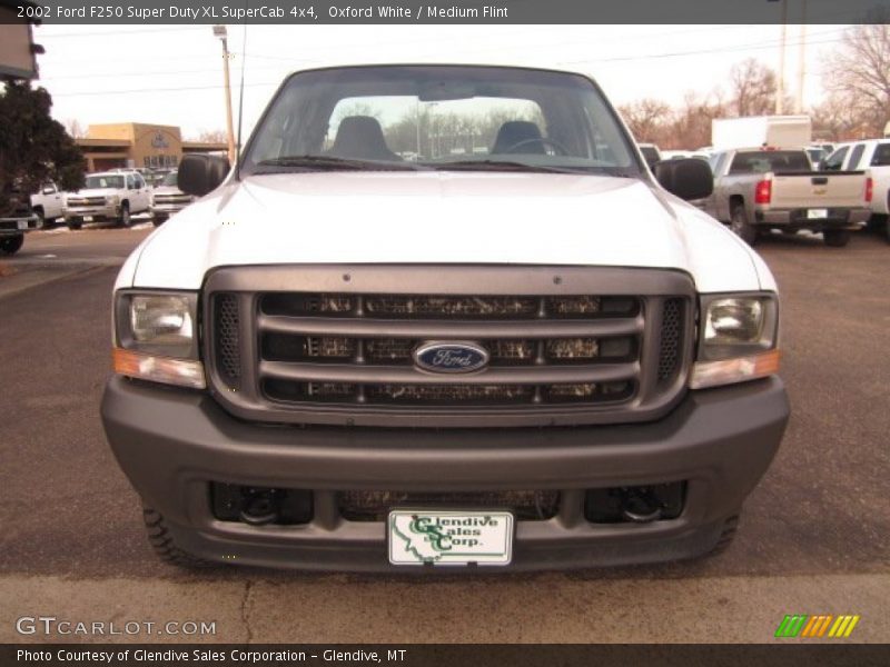 Oxford White / Medium Flint 2002 Ford F250 Super Duty XL SuperCab 4x4