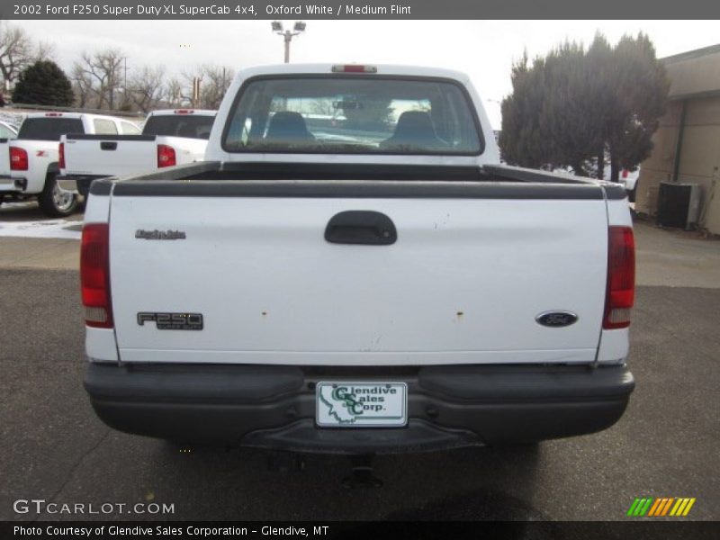 Oxford White / Medium Flint 2002 Ford F250 Super Duty XL SuperCab 4x4