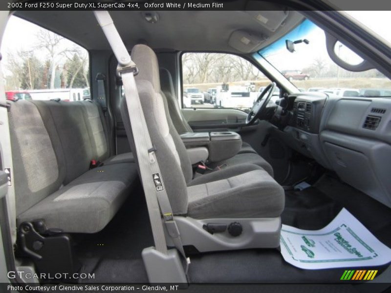 Oxford White / Medium Flint 2002 Ford F250 Super Duty XL SuperCab 4x4