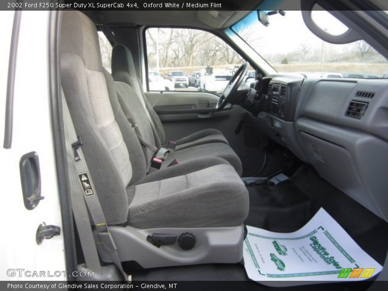 Oxford White / Medium Flint 2002 Ford F250 Super Duty XL SuperCab 4x4