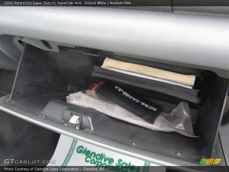 Oxford White / Medium Flint 2002 Ford F250 Super Duty XL SuperCab 4x4
