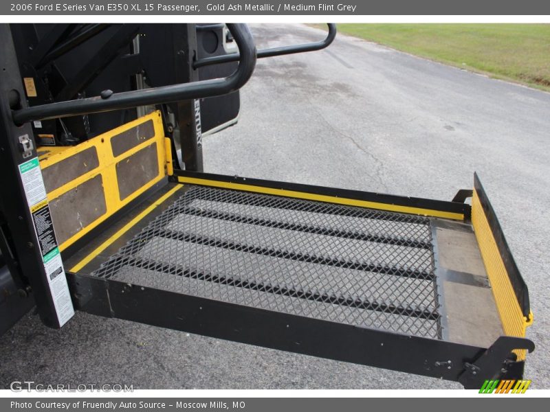 Gold Ash Metallic / Medium Flint Grey 2006 Ford E Series Van E350 XL 15 Passenger