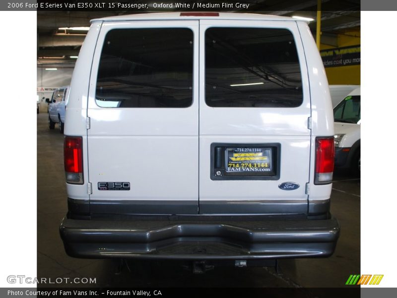 Oxford White / Medium Flint Grey 2006 Ford E Series Van E350 XLT 15 Passenger
