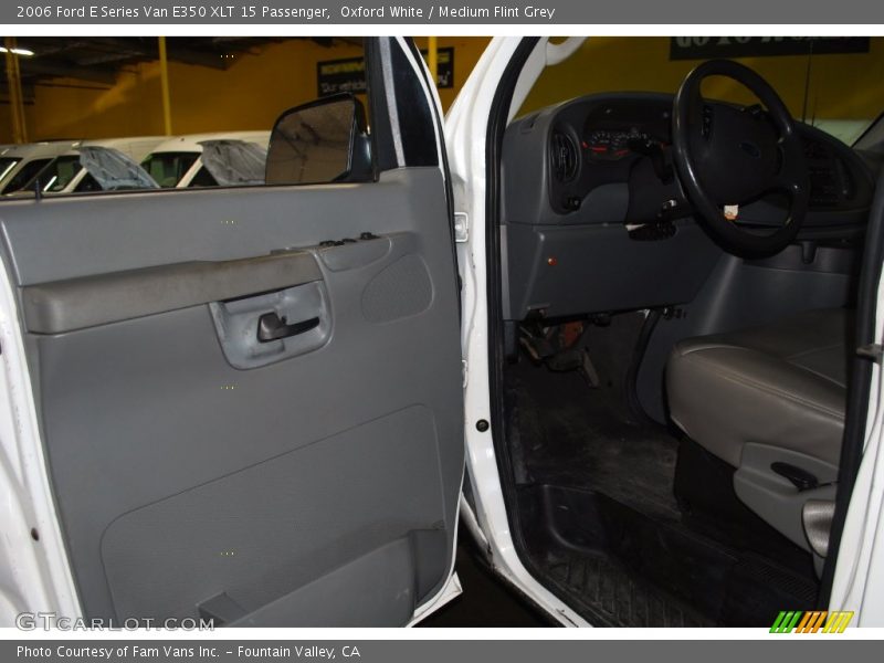 Oxford White / Medium Flint Grey 2006 Ford E Series Van E350 XLT 15 Passenger