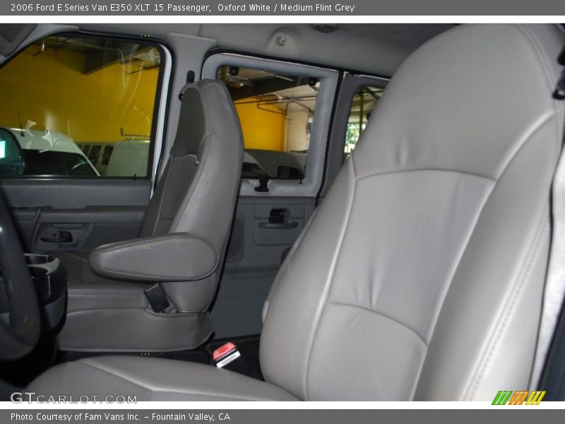 Oxford White / Medium Flint Grey 2006 Ford E Series Van E350 XLT 15 Passenger