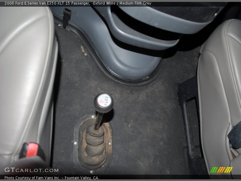Oxford White / Medium Flint Grey 2006 Ford E Series Van E350 XLT 15 Passenger