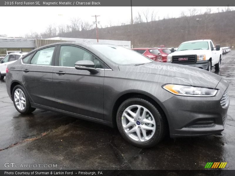 Magnetic Metallic / Charcoal Black 2016 Ford Fusion SE
