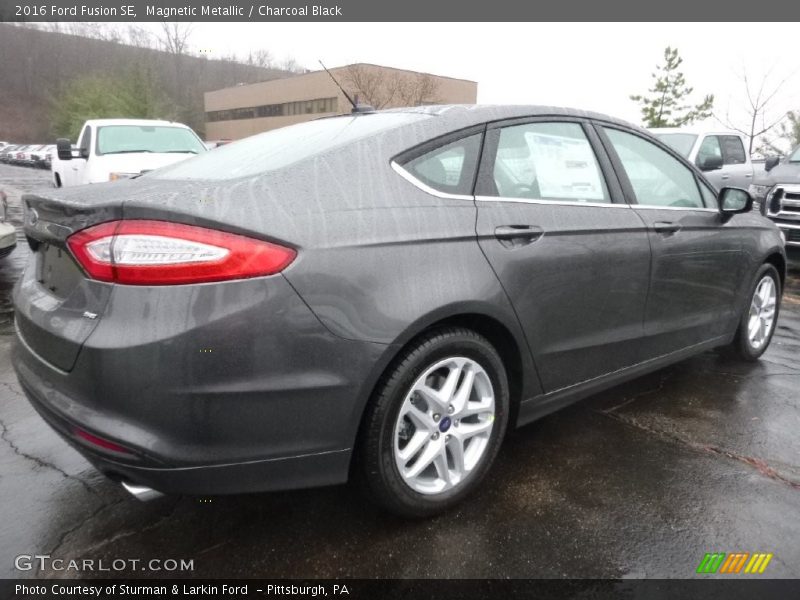 Magnetic Metallic / Charcoal Black 2016 Ford Fusion SE