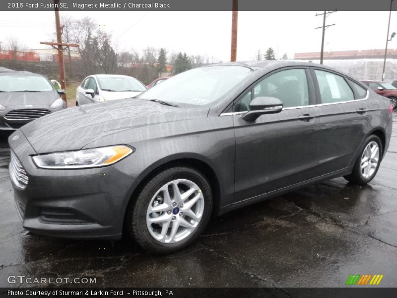 Magnetic Metallic / Charcoal Black 2016 Ford Fusion SE