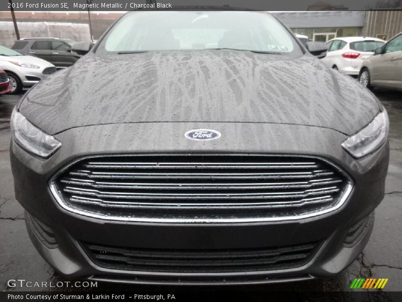 Magnetic Metallic / Charcoal Black 2016 Ford Fusion SE