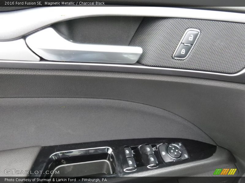 Magnetic Metallic / Charcoal Black 2016 Ford Fusion SE
