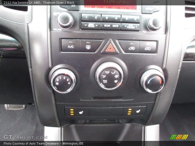 Titanium Silver / Black 2012 Kia Sorento LX AWD