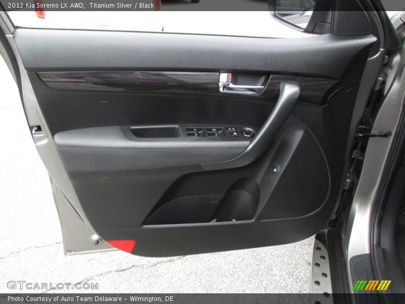 Titanium Silver / Black 2012 Kia Sorento LX AWD