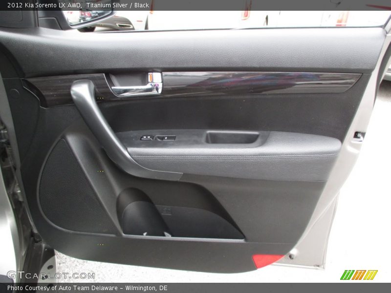 Titanium Silver / Black 2012 Kia Sorento LX AWD