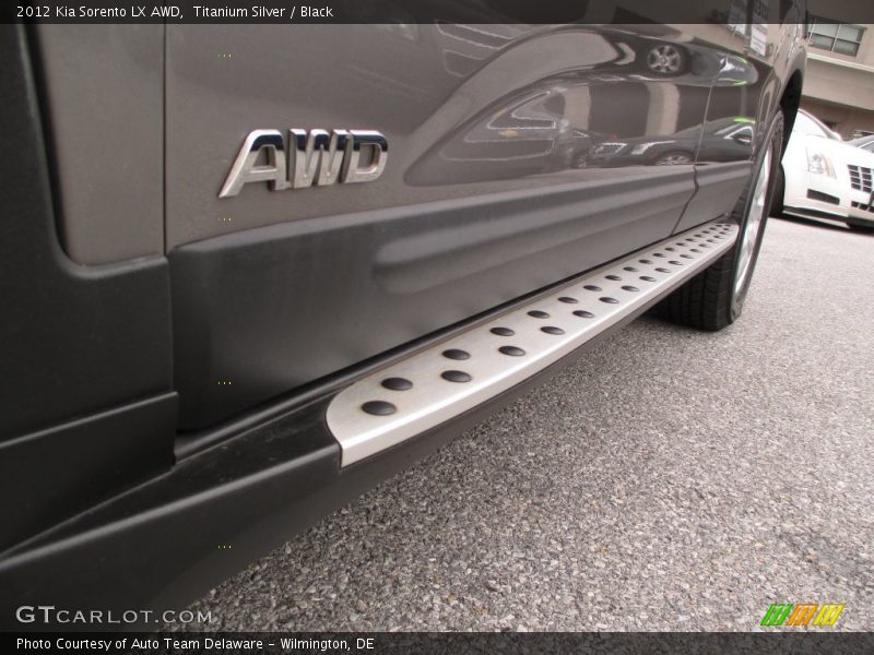 Titanium Silver / Black 2012 Kia Sorento LX AWD