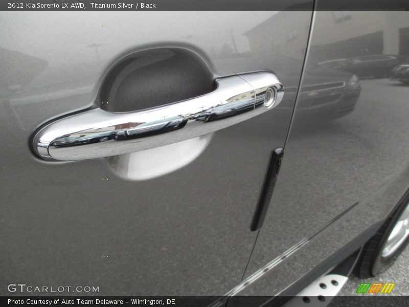 Titanium Silver / Black 2012 Kia Sorento LX AWD