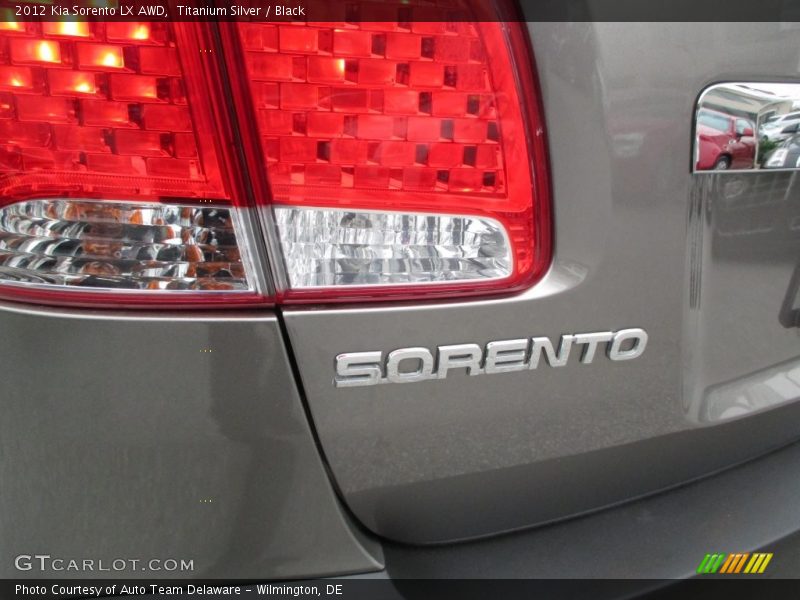 Titanium Silver / Black 2012 Kia Sorento LX AWD