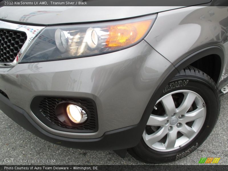 Titanium Silver / Black 2012 Kia Sorento LX AWD