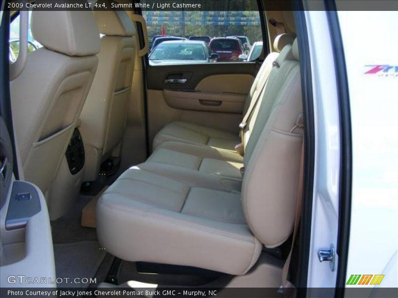 Summit White / Light Cashmere 2009 Chevrolet Avalanche LT 4x4