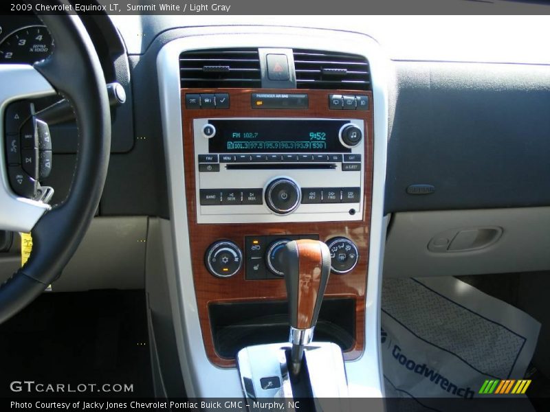 Summit White / Light Gray 2009 Chevrolet Equinox LT