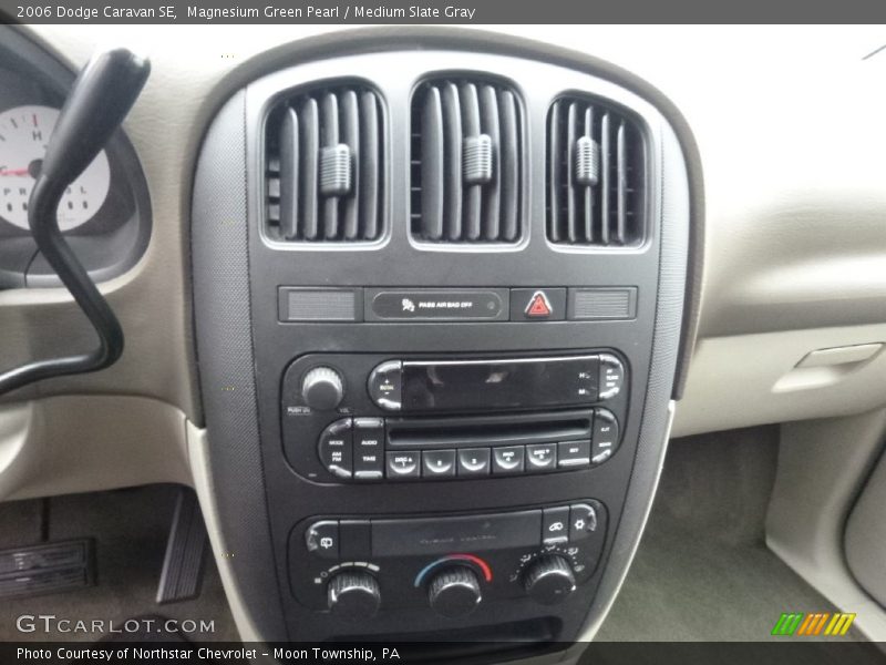 Magnesium Green Pearl / Medium Slate Gray 2006 Dodge Caravan SE