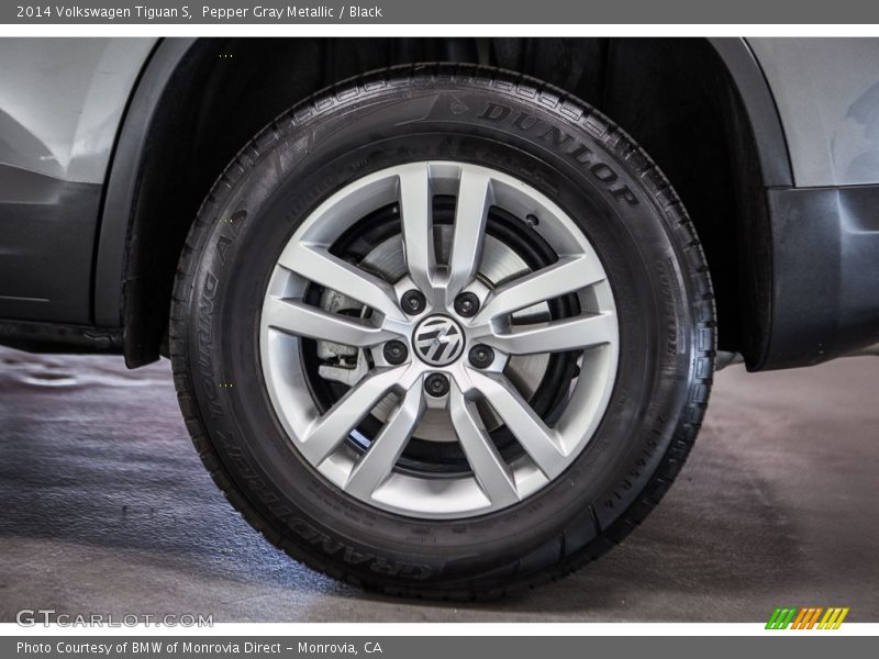 Pepper Gray Metallic / Black 2014 Volkswagen Tiguan S