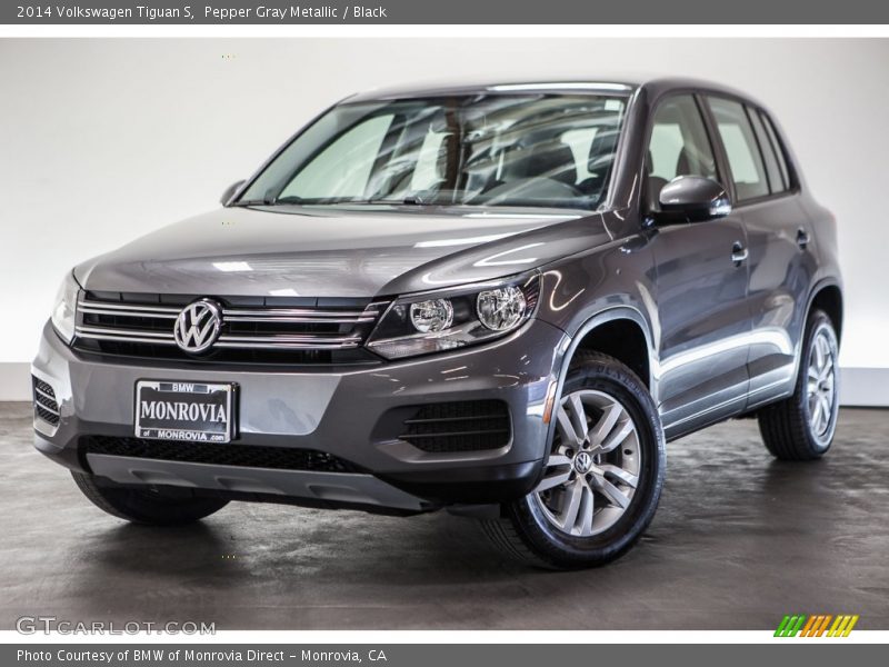 Pepper Gray Metallic / Black 2014 Volkswagen Tiguan S