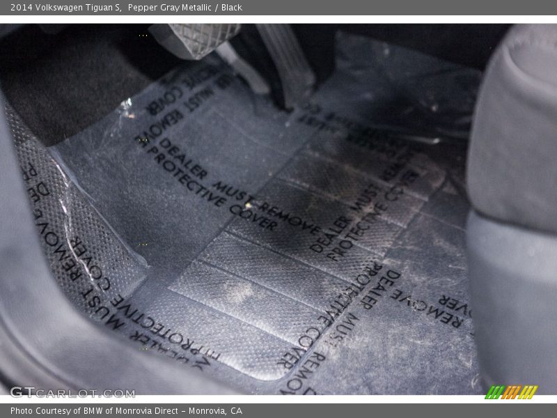 Pepper Gray Metallic / Black 2014 Volkswagen Tiguan S