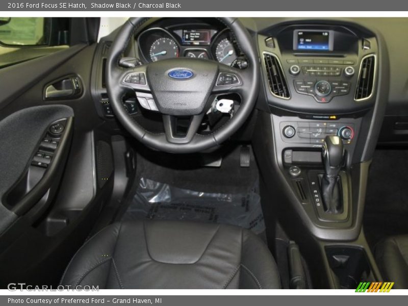 Shadow Black / Charcoal Black 2016 Ford Focus SE Hatch