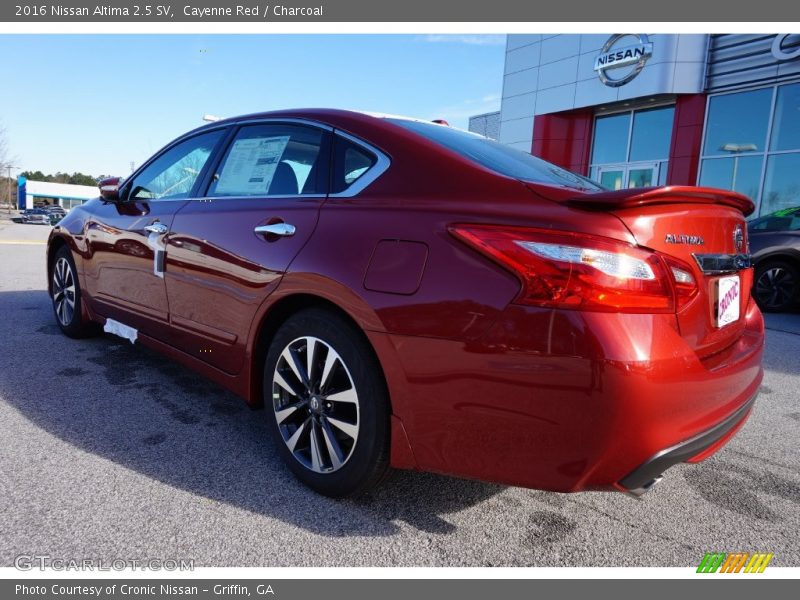 Cayenne Red / Charcoal 2016 Nissan Altima 2.5 SV