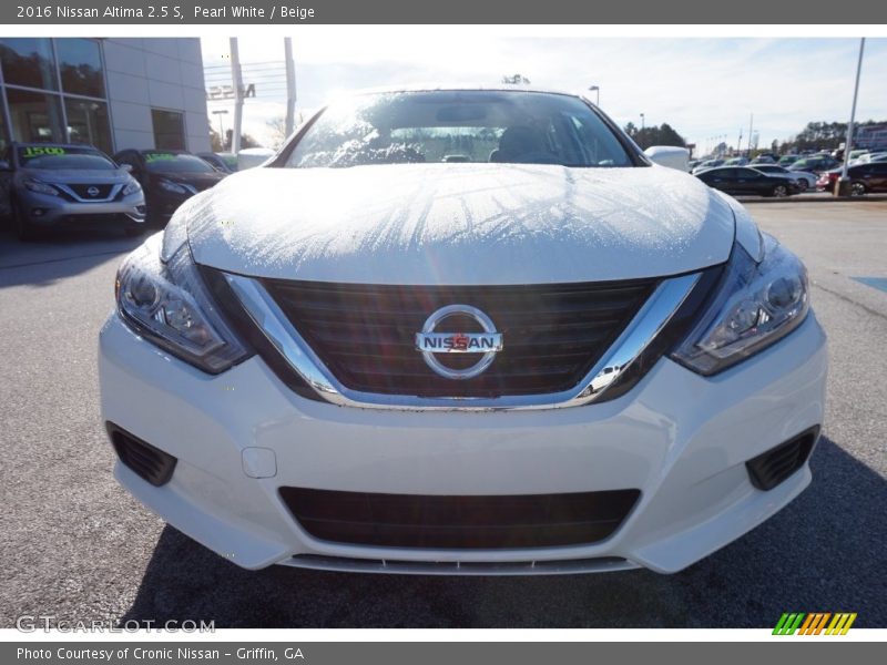 Pearl White / Beige 2016 Nissan Altima 2.5 S