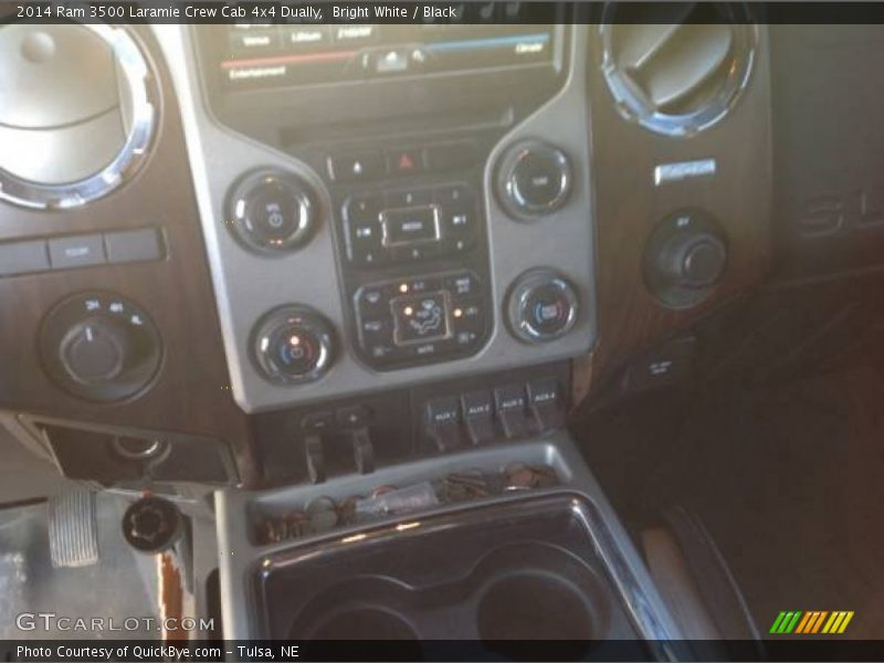 Bright White / Black 2014 Ram 3500 Laramie Crew Cab 4x4 Dually