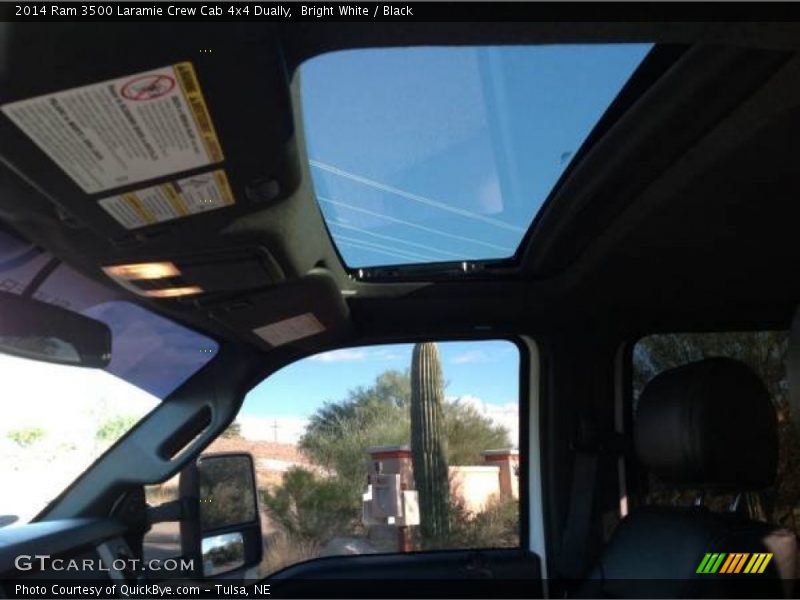 Bright White / Black 2014 Ram 3500 Laramie Crew Cab 4x4 Dually