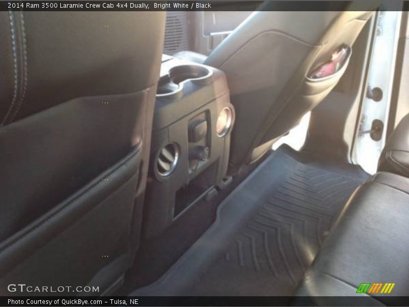 Bright White / Black 2014 Ram 3500 Laramie Crew Cab 4x4 Dually