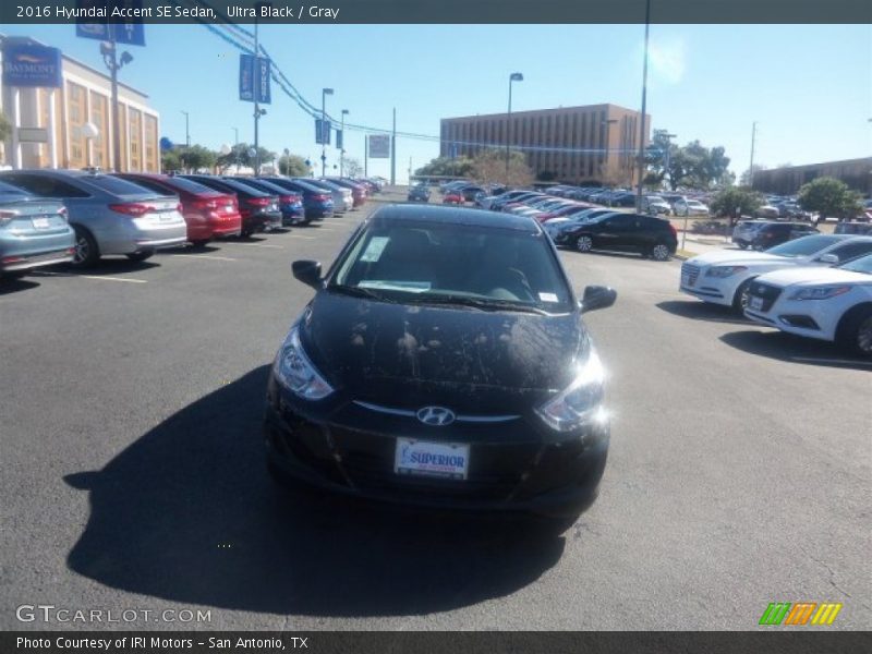 Ultra Black / Gray 2016 Hyundai Accent SE Sedan