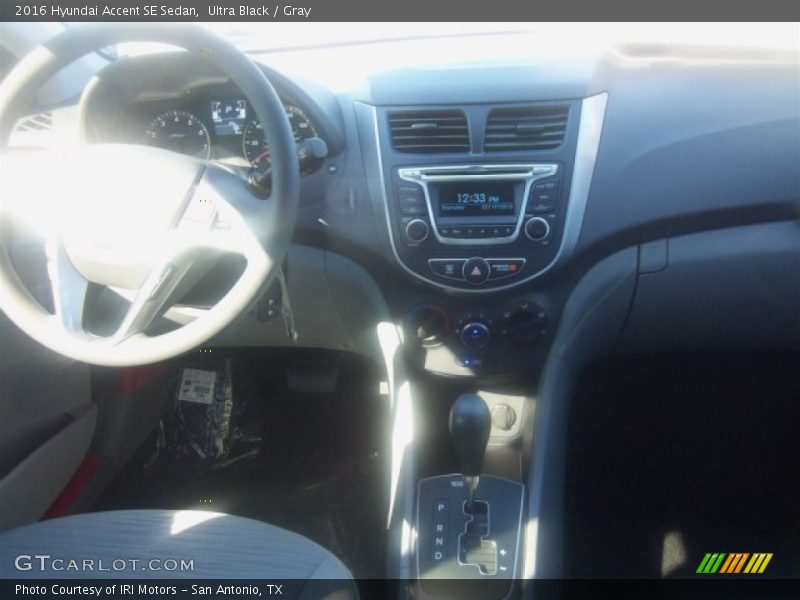 Ultra Black / Gray 2016 Hyundai Accent SE Sedan